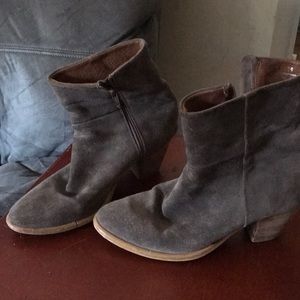 Super cute Garnet Hill grey leather ankle boots